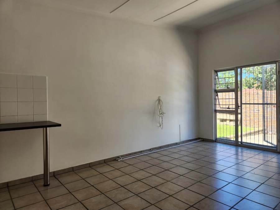 To Let 1 Bedroom Property for Rent in Selborne Eastern Cape